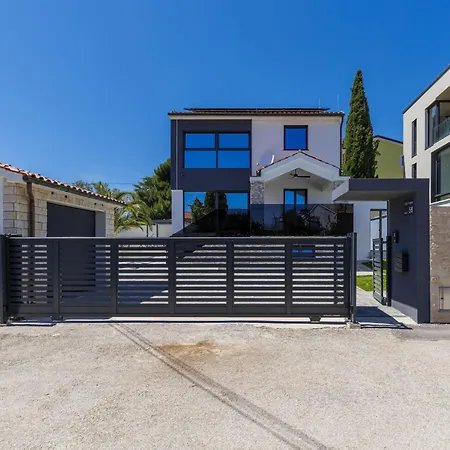 Ventus By Interhome Vila Pula